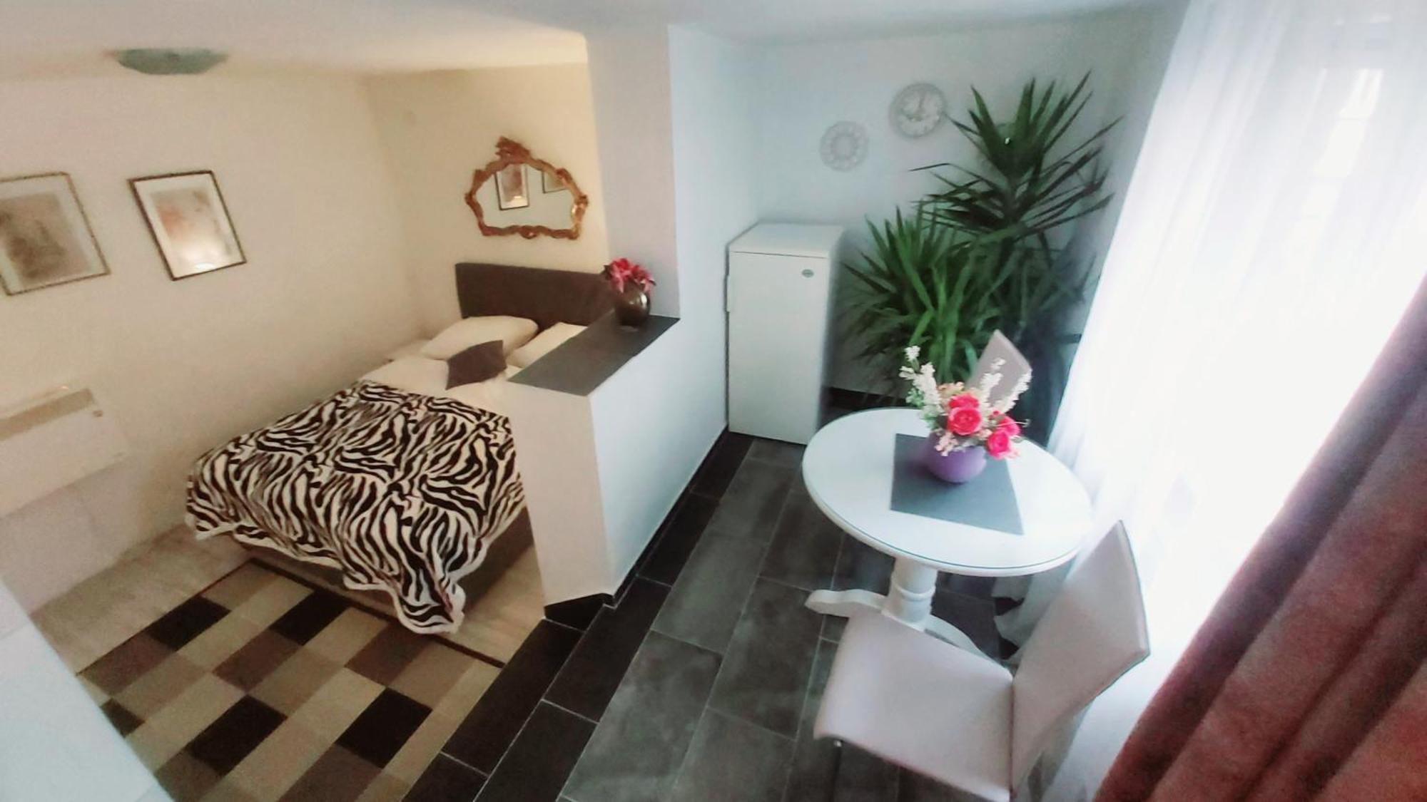 Apartman Andrea 4 Banja Luka Zimmer foto